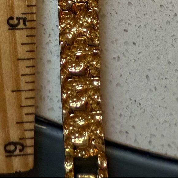 Vintage Waltham Diamond Nugget Watch Gold Tone Stainless Steel new battery - Picture 8 of 11